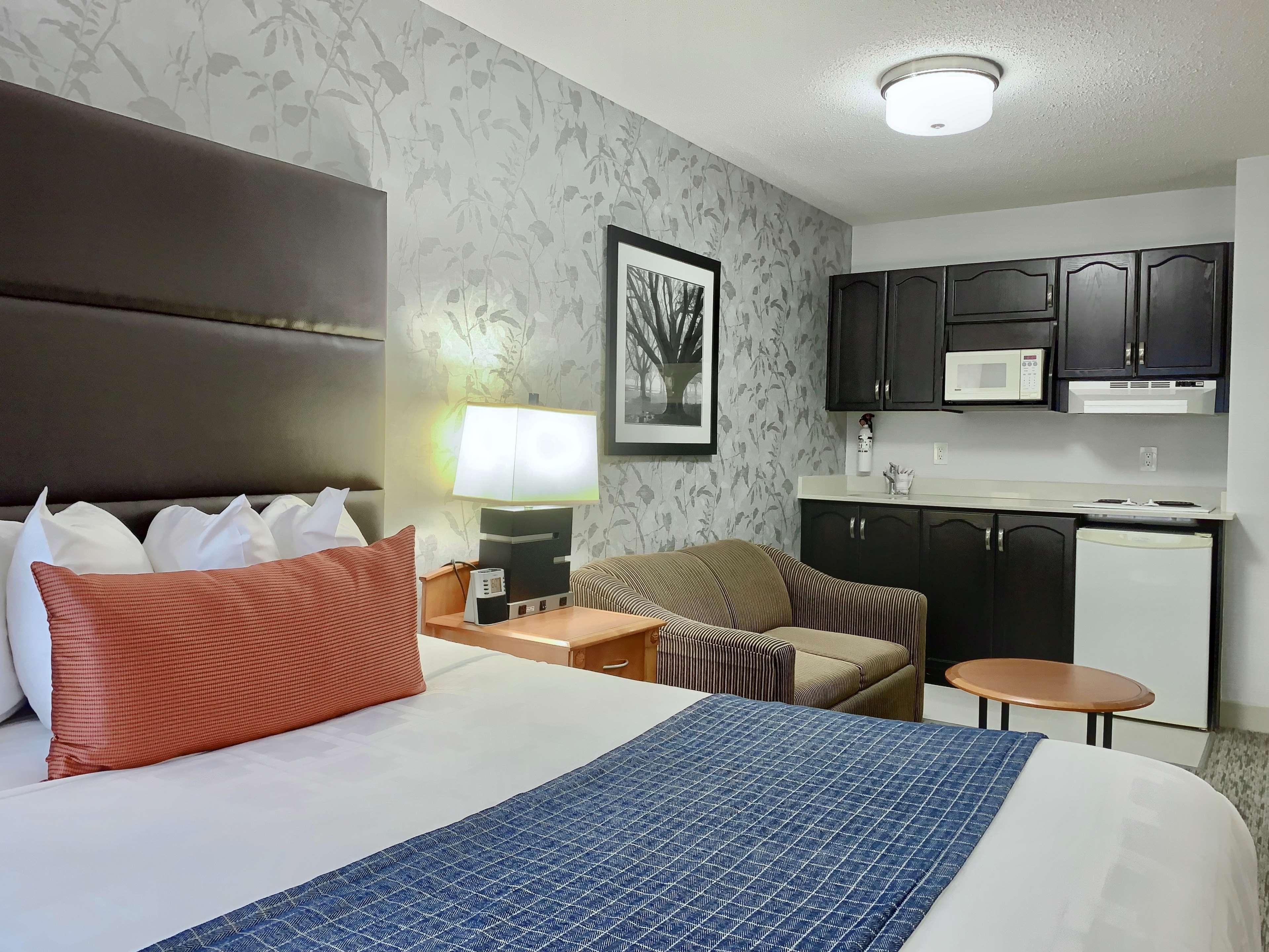 Best Western Plus Regency Inn And Conference Centre Абботсфорд Екстер'єр фото